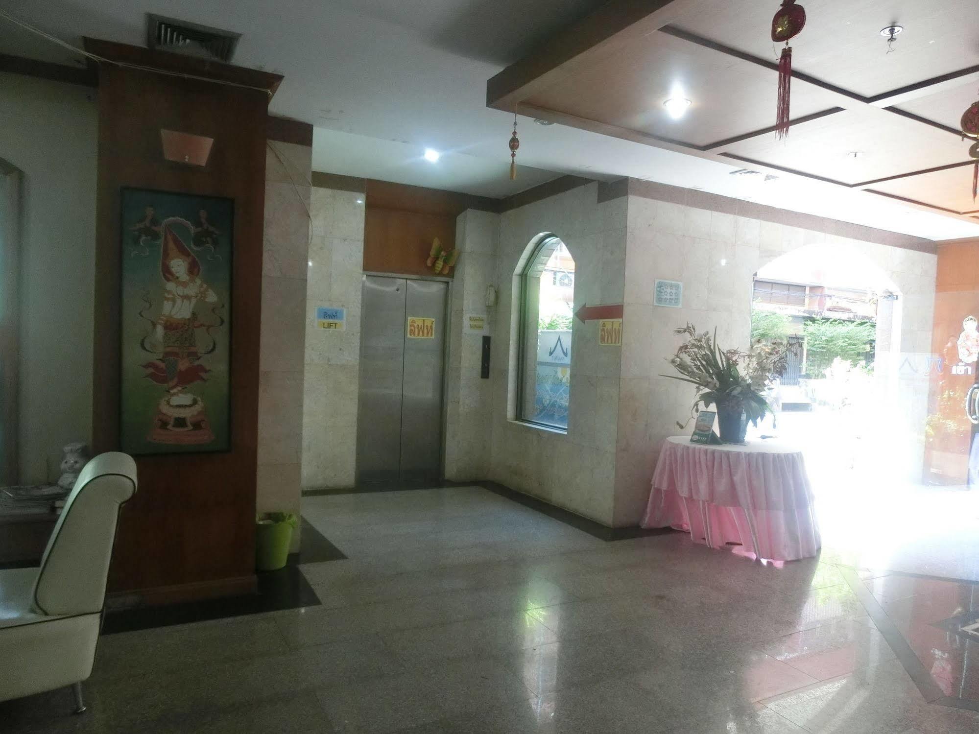 Ayutthaya Thenee Hotel Exteriör bild